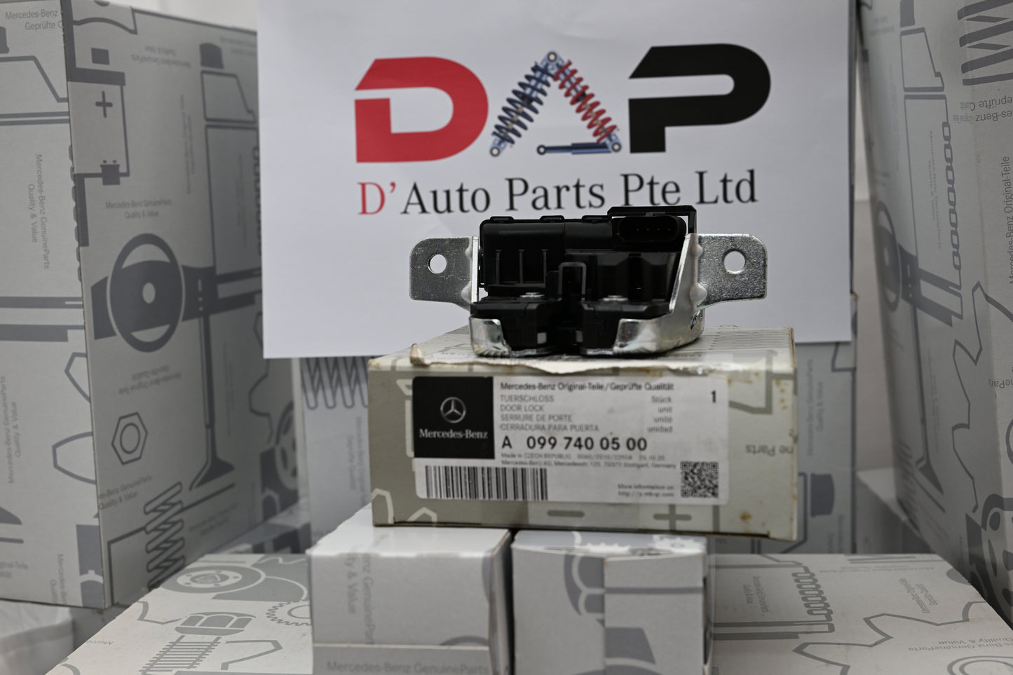 Merc Rear-end Door Bottom Door Lock 099 740 0500