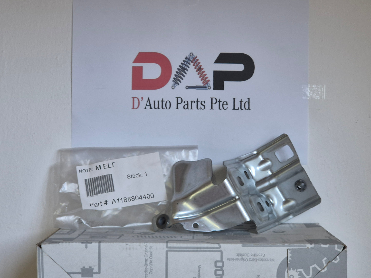 Merc Front Right Bracket - Front Fender 118 880 4400