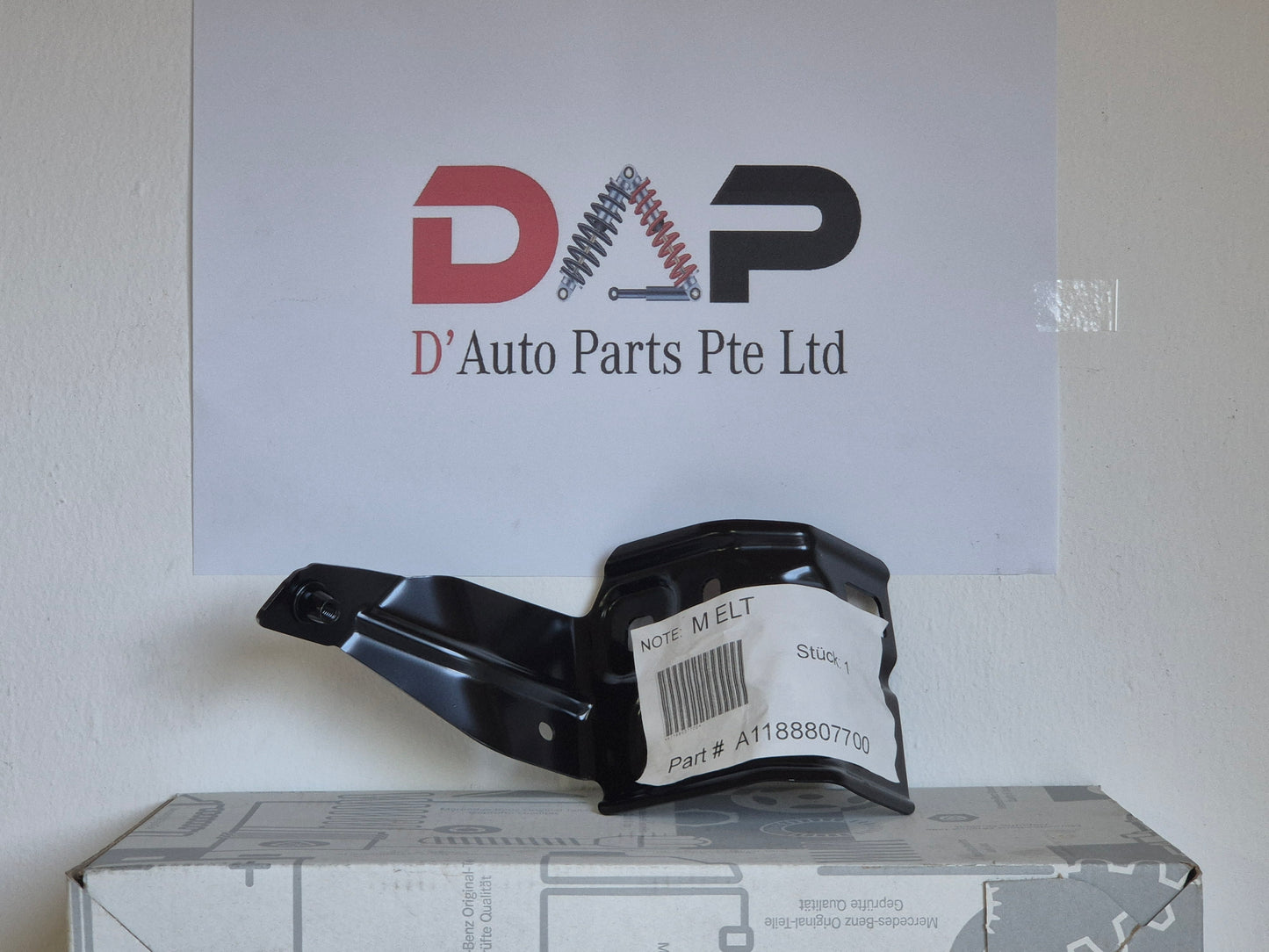 Merc Front Left Bracket - Front Fender 118 880 7700
