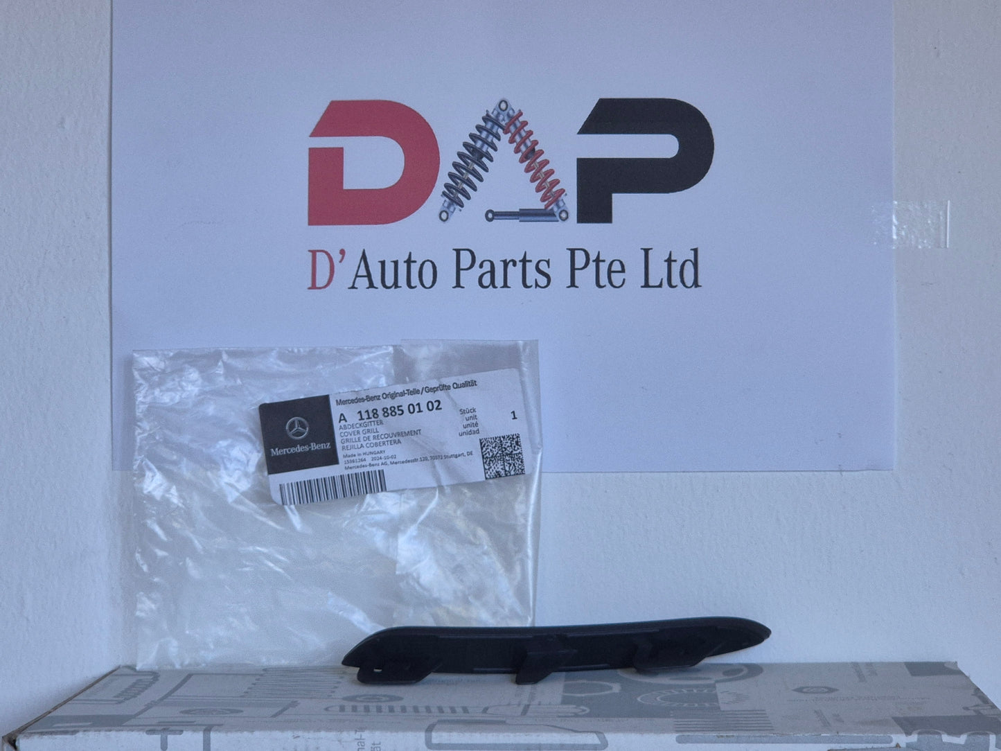 Merc Rear Left Bumper Cover Grill 118 885 0102