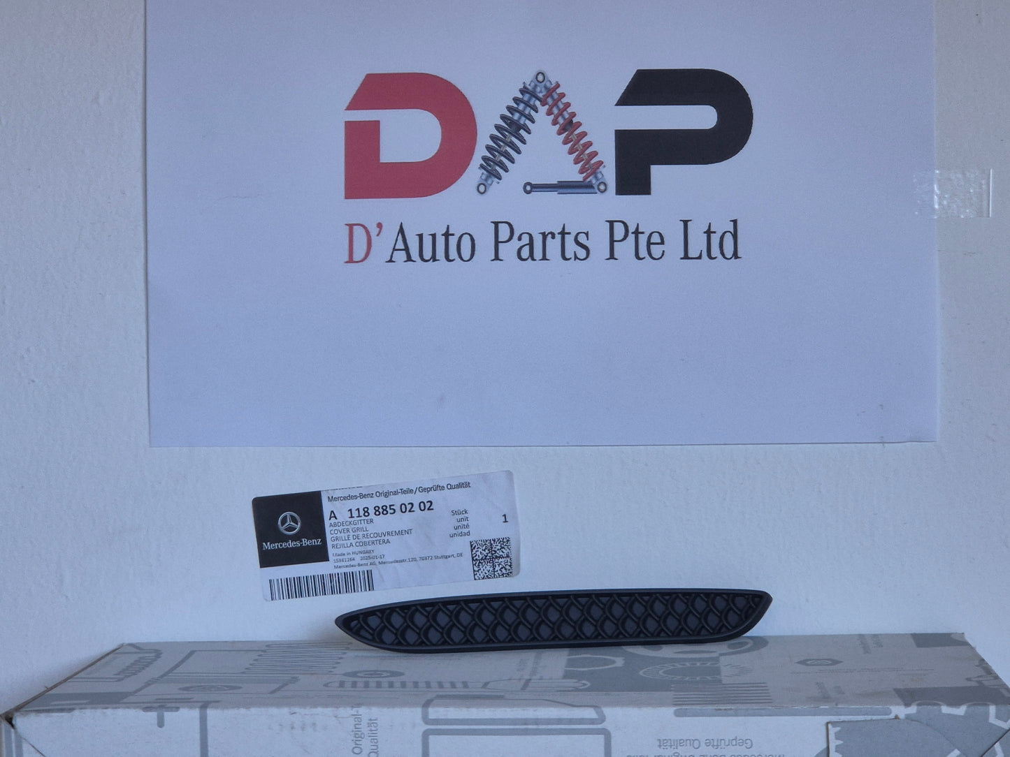 Merc Rear Right Bumper Cover Grill 118 885 0202