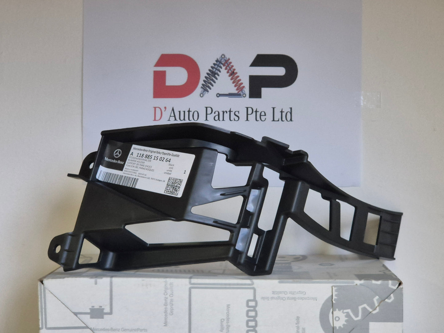 Merc Rear Left Bumper Holder 118 885 1502