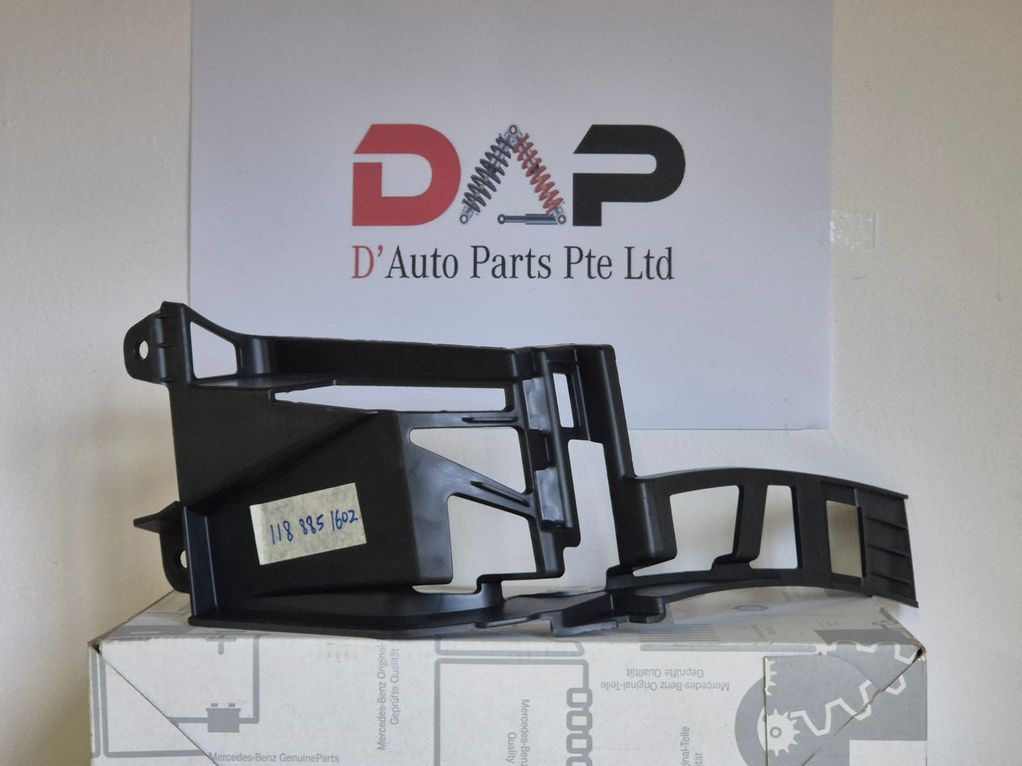 Merc Rear Right Bumper Holder 118 885 1602