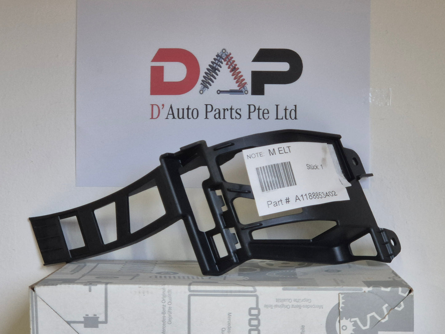 Merc Rear Right Bumper Holder 118 885 3402