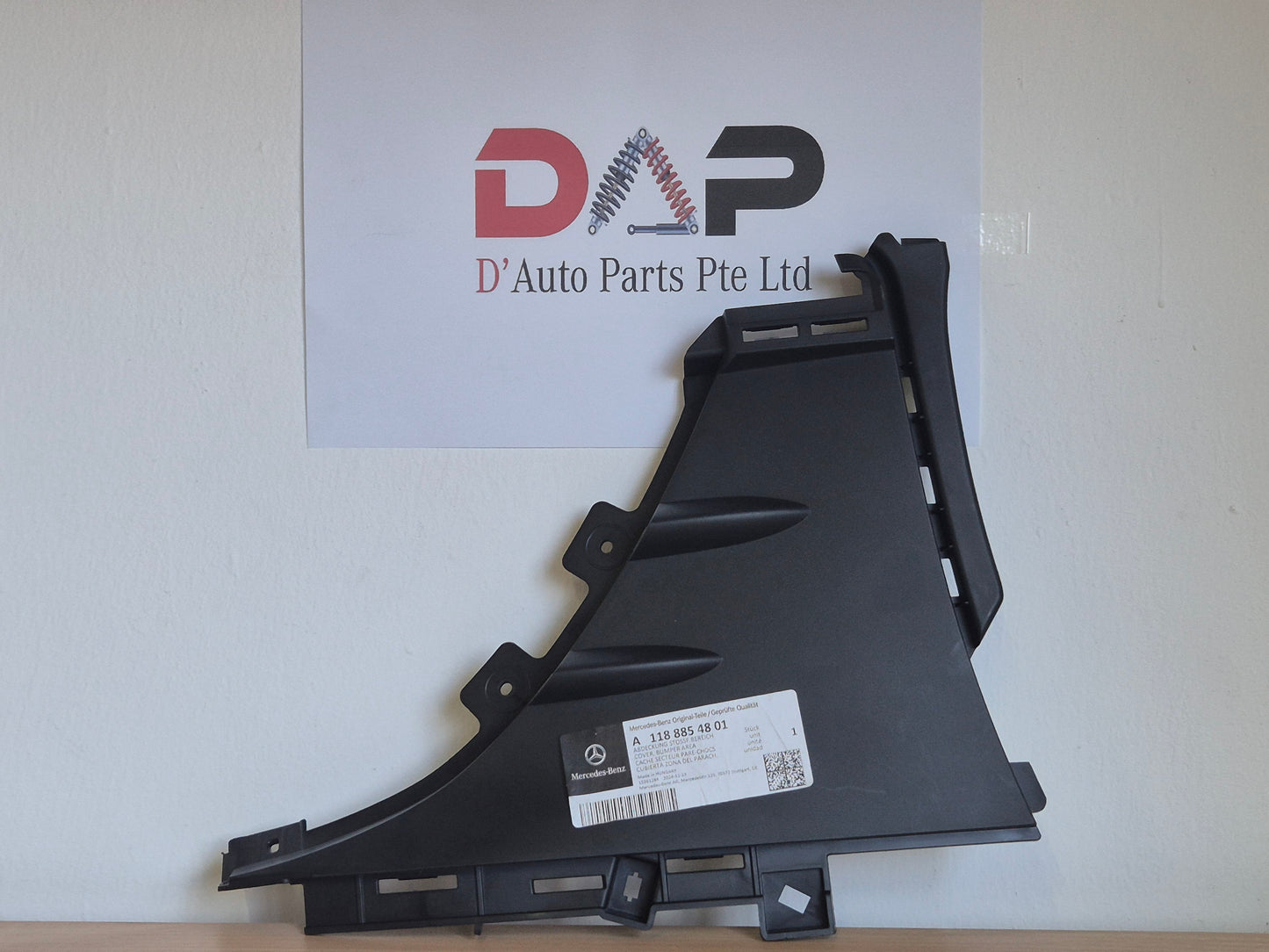 Merc Front Right Bumper Area Cover 118 885 4801