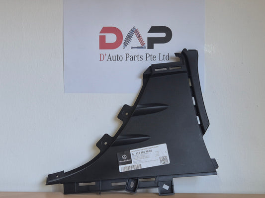 Merc Front Right Bumper Area Cover 118 885 4801