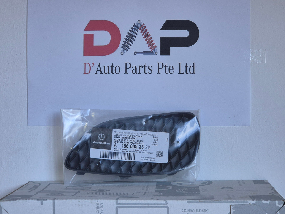 Merc Front Left Bumper Area Cover 156 885 3322