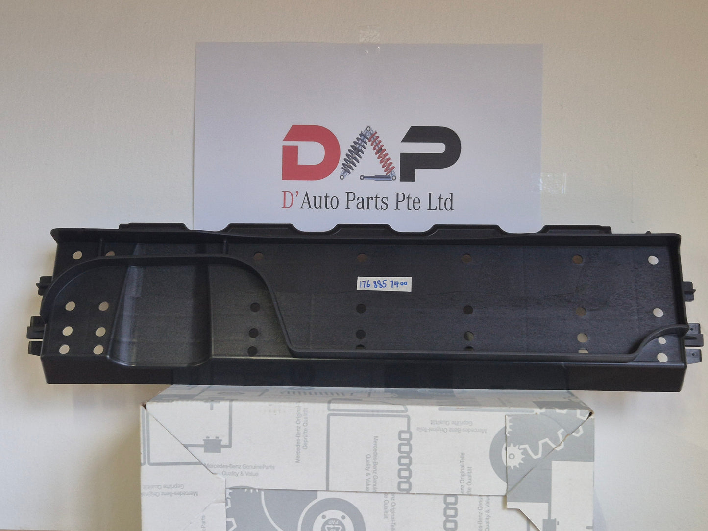 Merc Rear Lower Center Bumper Area Cover 176 885 7400