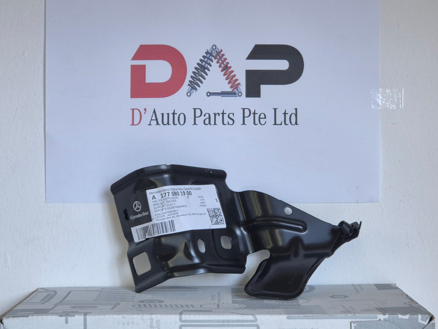 Merc Front Left Bracket - Front Fender 177 880 1900