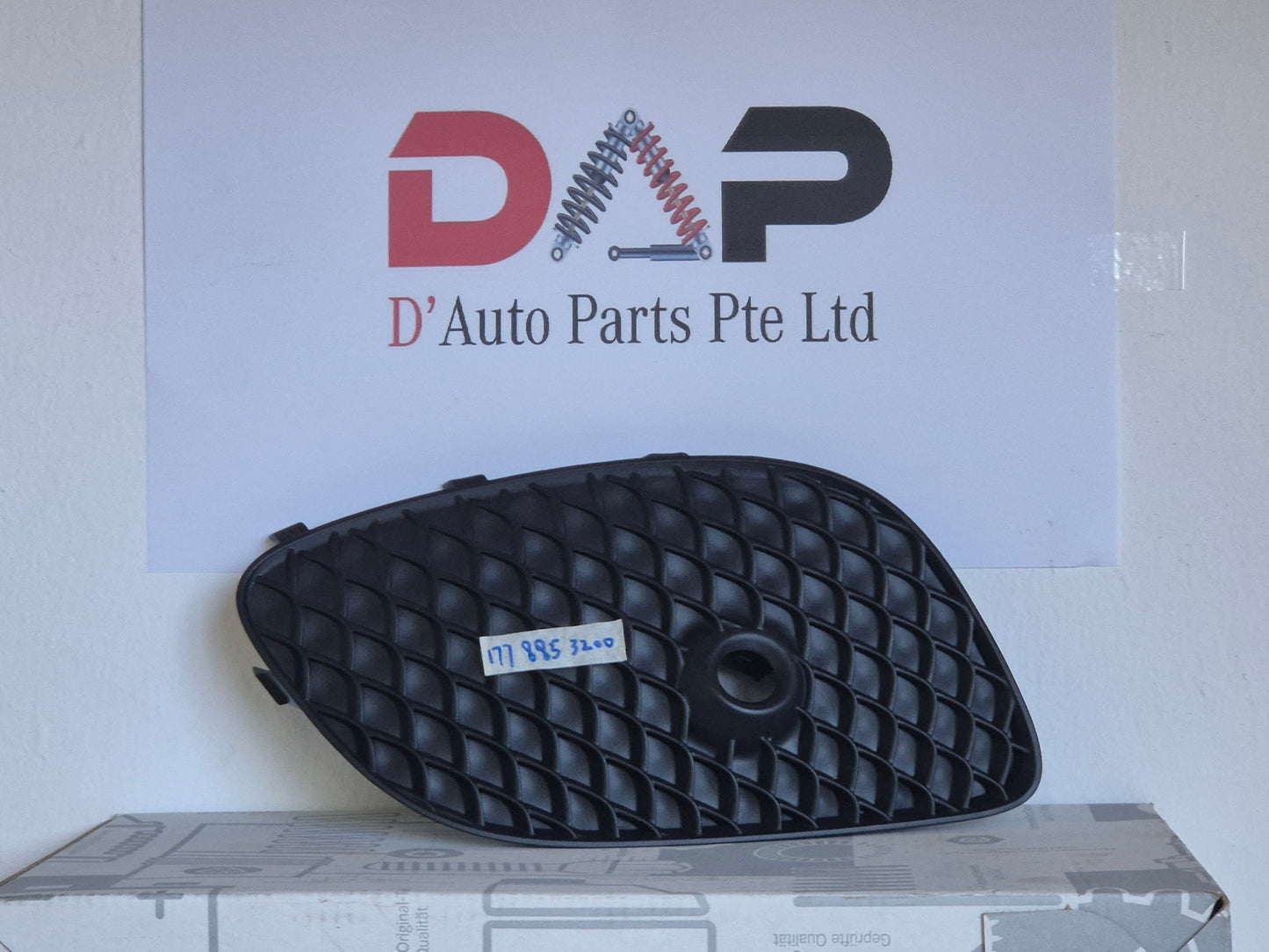 Merc Front Right Lower Bumper Area Cover 177 885 3200