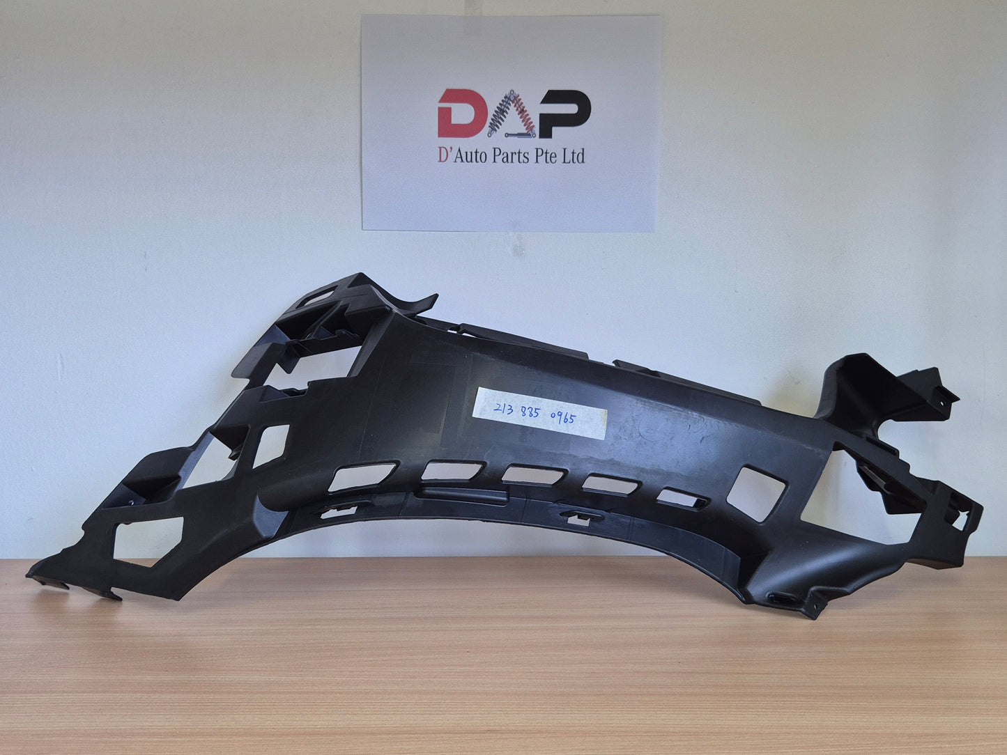 Merc  Basic Carrier Bumper Left 213 885 0965