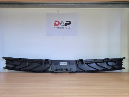 Merc Basic Carrier Bumper Rear Center 253 885 1165