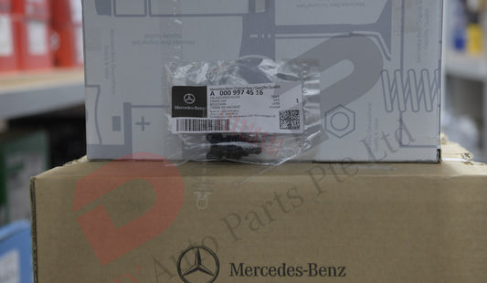 Merc Cap (Coolant Drain) 000 997 4516
